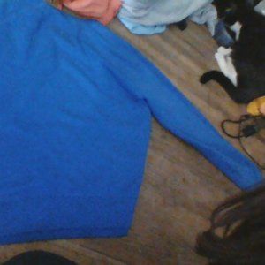 blue holister rescue wave sweater